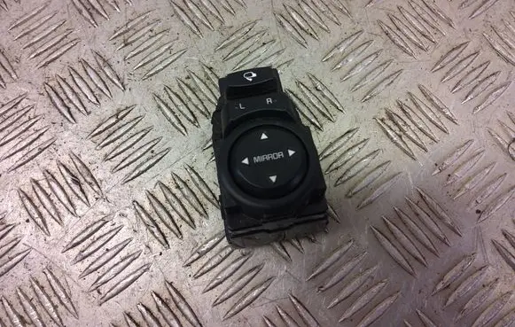 KIA Stonic Wing mirror switch 4D64801160