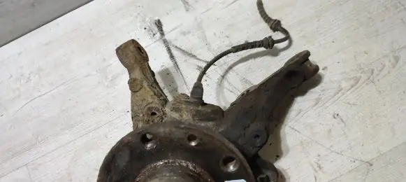 Dacia Duster Front wheel hub 