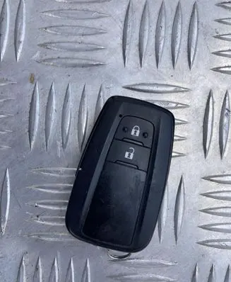 Toyota Prius (XW50) Ignition key/card PK12404
