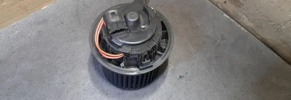 Dacia Sandero II Heater fan/blower N109037P