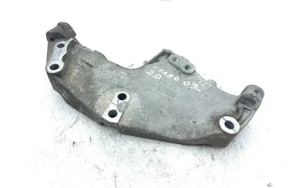 Opel Vivaro Engine mounting bracket 8200741758