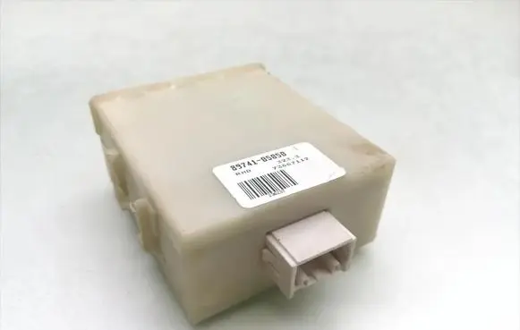 Toyota Avensis T250 Door control unit/module 89741-05050 73667112
