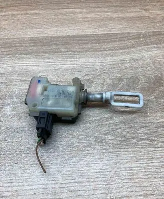 Ford Mondeo MK II Central locking motor WithPlug
