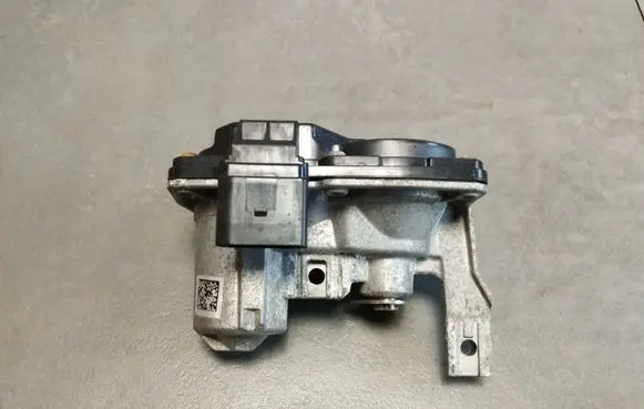 Audi Q3 F3 Throttle body valve 5Q0253691K