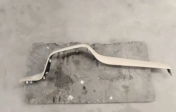 Chrysler Pacifica Panel trim 5RL26PD2AD MB17300105