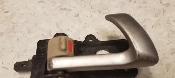 Hyundai Santa Fe Front door interior handle 82623CM000