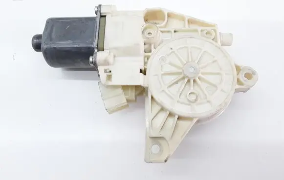 Mercedes-Benz E W212 Front door window regulator motor A2048200142