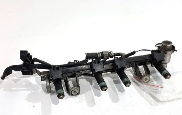 Audi A4 S4 B6 8E 8H Fuel main line pipe 06B133551H