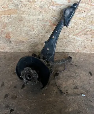 Rear wheel hub spindle/knuckle