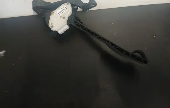 Volvo XC90 Accelerator throttle pedal 6PV00853704 30666656