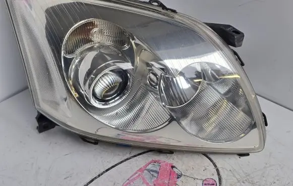 Toyota Avensis T250 Headlight/headlamp 0544 0917927