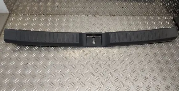 Toyota Corolla Verso AR10 Trunk/boot sill cover protection 647160F010