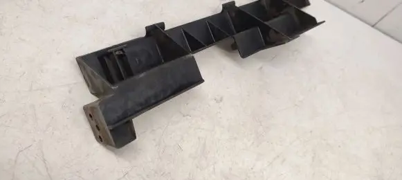 Chrysler Voyager Radiator mount bracket 868506t