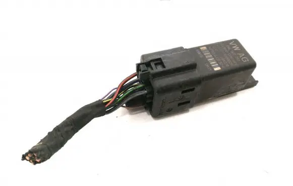 Audi Q3 8U Glow plug pre-heat relay 04L907281 WLO51299026 038973721B