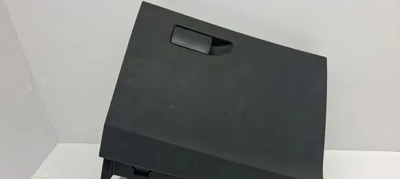 Glove box