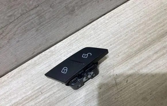 BMW 1 F70 Central locking switch button 5A57161