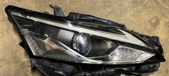 Lexus CT 200H Headlight/headlamp