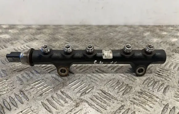 Citroen C4 II Fuel main line pipe 9684753080 R9144Z290A