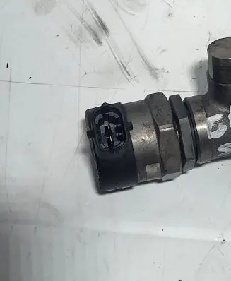 Renault Scenic II - Grand scenic II Fuel main line pipe 0445214195 671181 8200947803