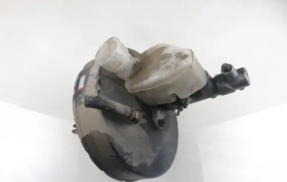Toyota RAV 4 (XA10) Brake booster 81502202