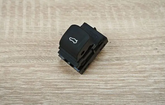 BMW 5 G30 G31 G38 Tailgate opening switch 9327029