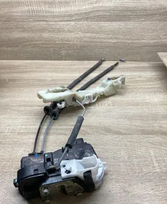 Hyundai Sonata Front door lock 813103S0100R C61333C