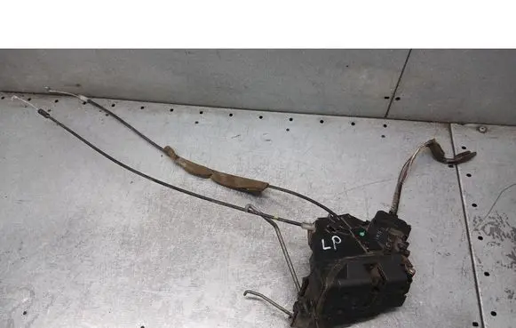 Mazda 3 I Front door lock 3N6AA21813K