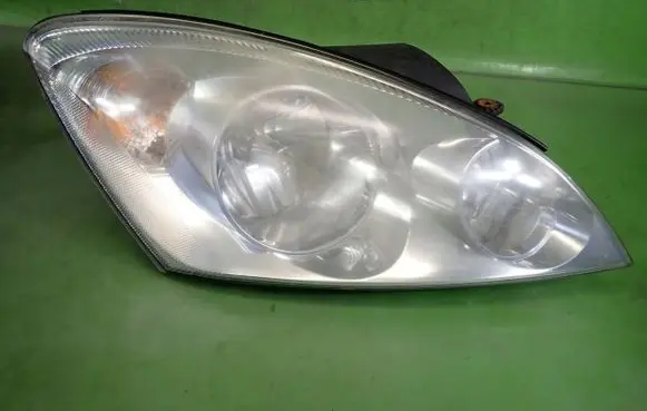 KIA Ceed Headlight/headlamp 92102-1H000