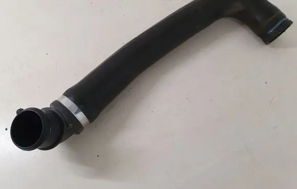 Iveco Daily 4th gen Engine coolant pipe/hose 504215702