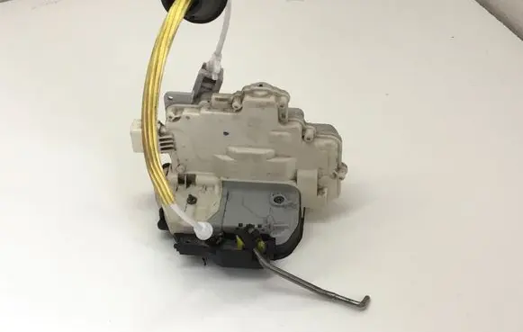 Audi A4 S4 B7 8E 8H Rear door lock