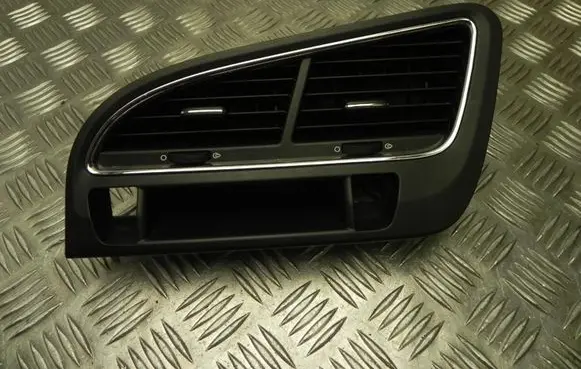 Peugeot 5008 Rear air vent grill 9688836877 T4250