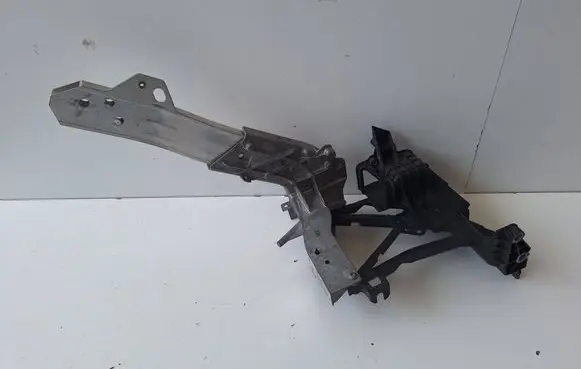 Mercedes-Benz E W213 Front bumper mounting bracket 2136206500