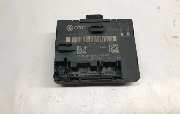 Volkswagen Touareg II Door control unit/module 4H0959795B