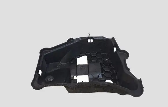 Skoda Superb B8 (3V) Other engine bay part 04E103729