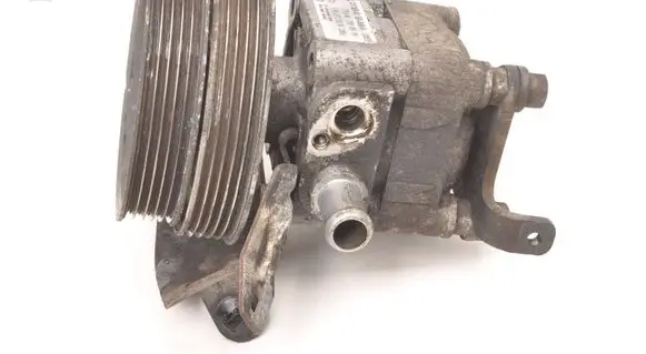 Volvo XC70 Power steering pump 8G91-3A696-NA