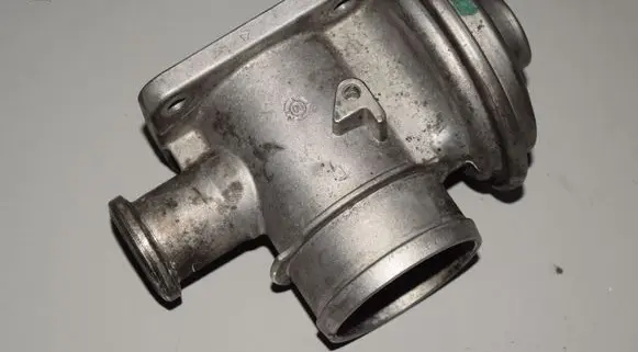 BMW 5 E39 EGR valve 7785452