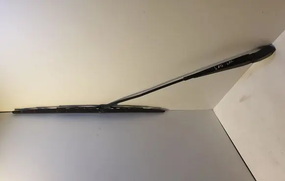 Volvo S80 Front wiper blade arm 9484619 09484613