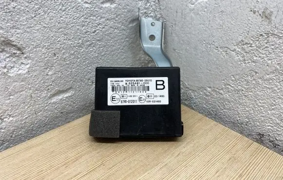 Toyota Avensis T270 Immobilizer control unit/module 8978005070 97RI012011 10R031460
