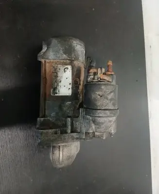 BMW 5 E60 E61 Starter motor 7788680