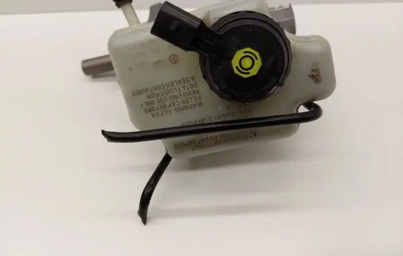 Seat Leon (1P) Brake fluid reservoir 1K1611301D 1K0945459A