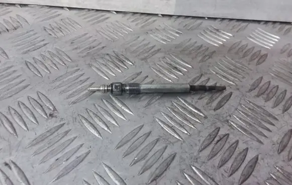 Audi A6 S6 C5 4B Glow plug 11721961 ISKRA4514