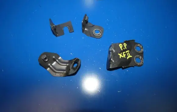 Jaguar XF Fender mounting bracket