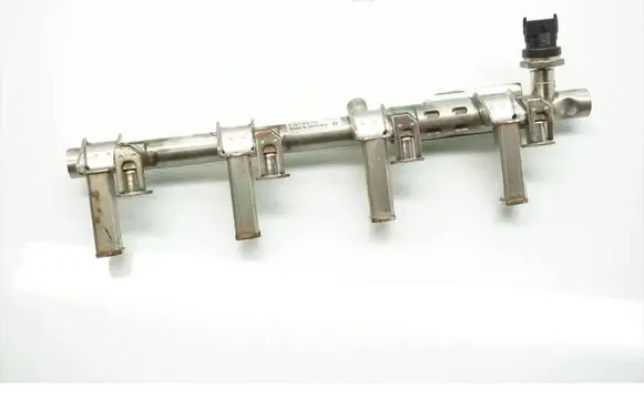 Ford Fiesta Fuel main line pipe CJ5G-9H487-BA