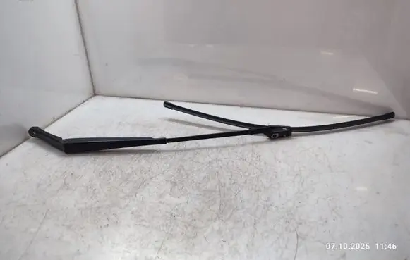 Peugeot 508 RXH Front wiper blade arm 3392125941L