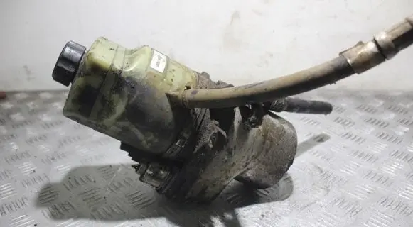 Ford Focus Power steering pump