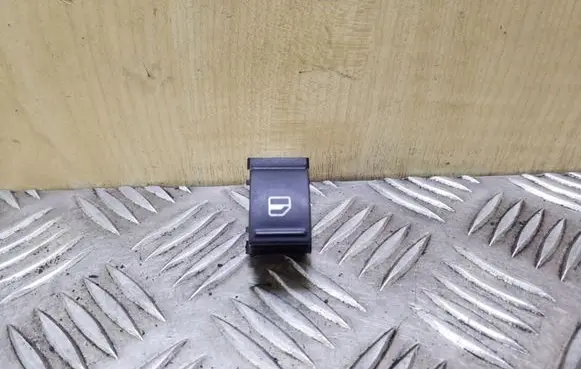 Volkswagen Golf Plus Electric window control switch 7L6959855B