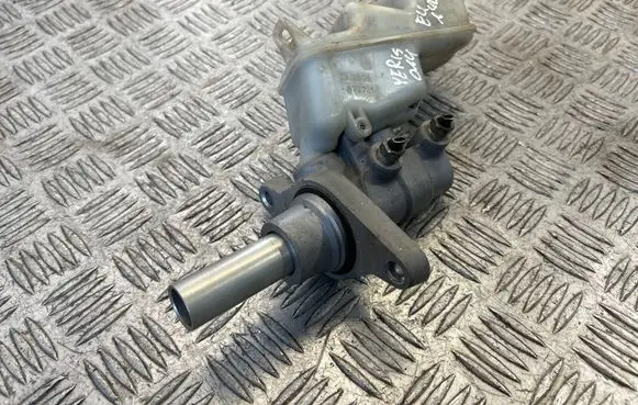 Master brake cylinder
