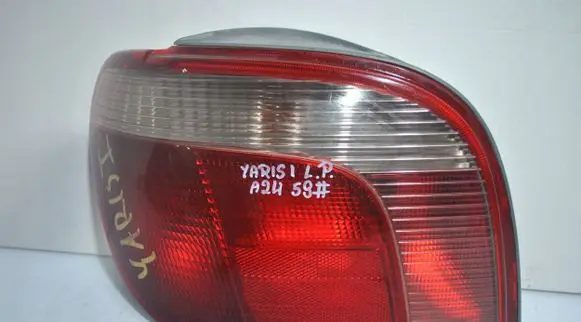 Toyota Yaris Headlight/headlamp