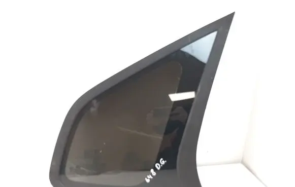 KIA Carens II Rear side window 43R000083