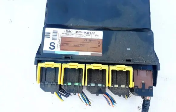 Ford Mondeo Mk III Comfort/convenience module 3S7T15K600SC 3S7T-15K600-SC